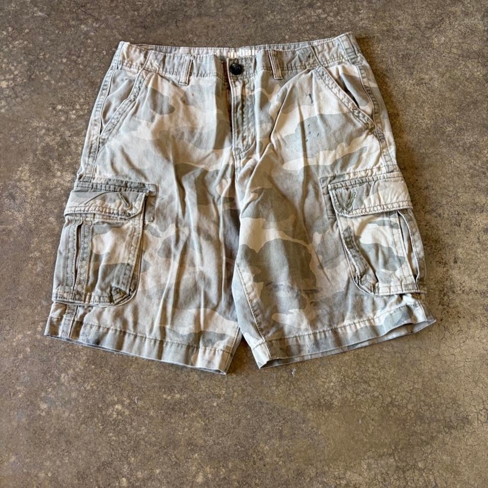 2000s baggy camo cargo shorts